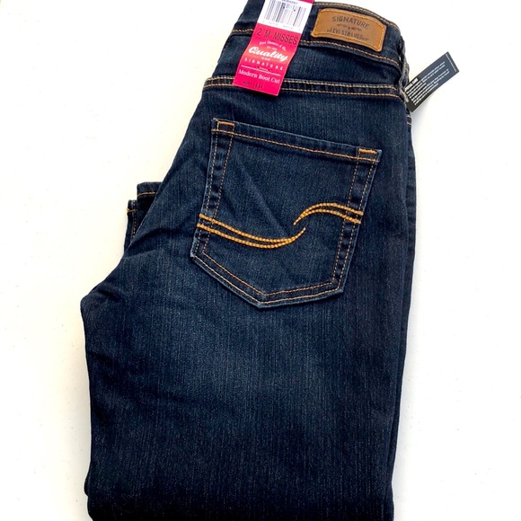 NWT LEVI SIGNATURE MODERN BOOT JEANS 26x32 ❤️